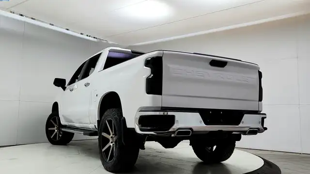 2022 Chevrolet Silverado 1500 LTZ - Photo 11