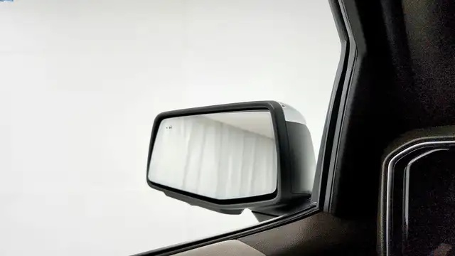 2022 Chevrolet Silverado 1500 LTZ - Photo 24