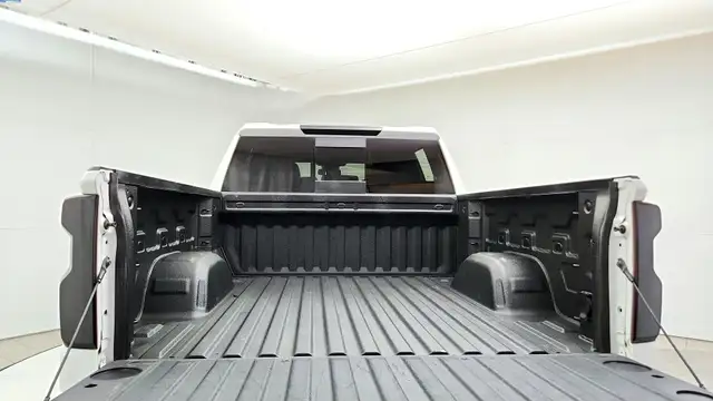 2022 Chevrolet Silverado 1500 LTZ - Photo 33