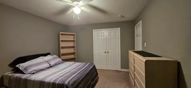 AVAILABLE IMMEDIATELY LARGE, FURNISHED ROOM IN SOUTH BARRIE - Photo 8