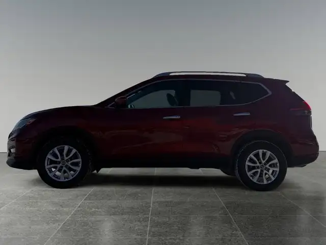 2017 Nissan Rogue SV - Photo 2