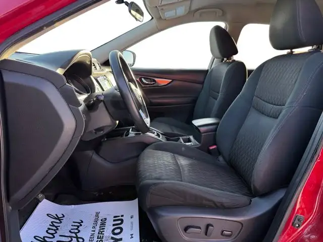 2017 Nissan Rogue SV - Photo 11