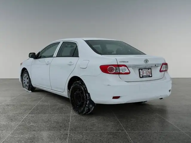 2011 Toyota Corolla CE - Photo 4