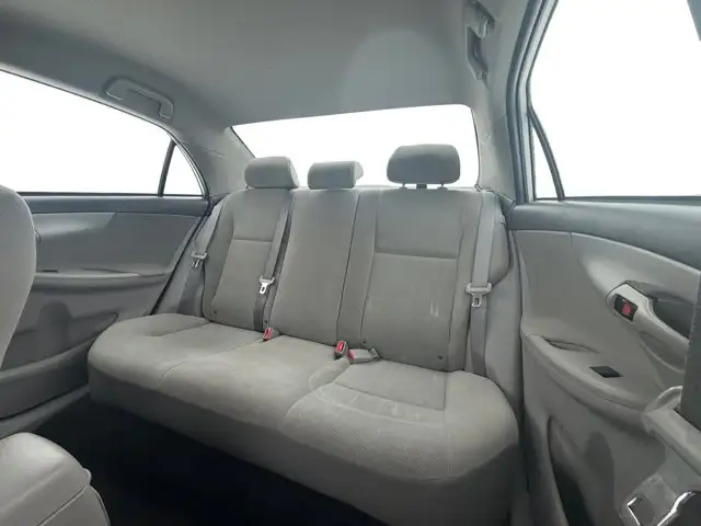 2011 Toyota Corolla CE - Photo 17