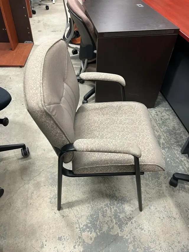 Global Visitor Chair-Excellent Condition-Call us now!