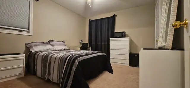 AVAILABLE IMMEDIATELYLARGE, FURNISHED ROOM IN SOUTH BARRIE - Photo 6