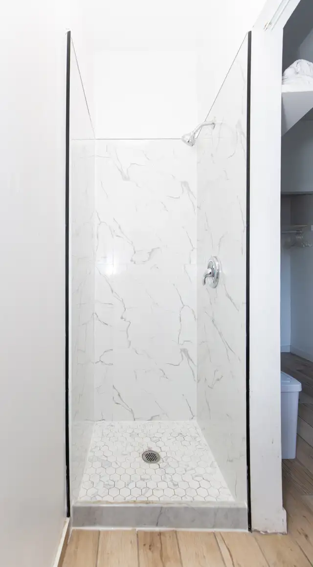 Furnished Studio Downtown - Photo 6