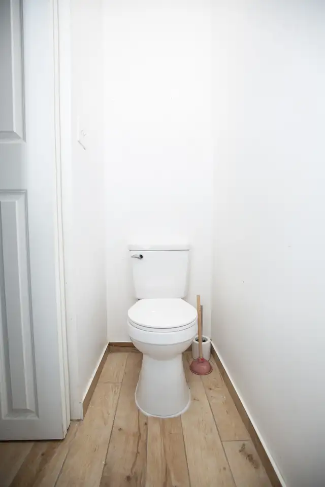 Furnished Studio Downtown - Photo 7