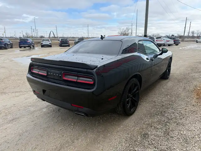 2018 Dodge Challenger SXT - Photo 4