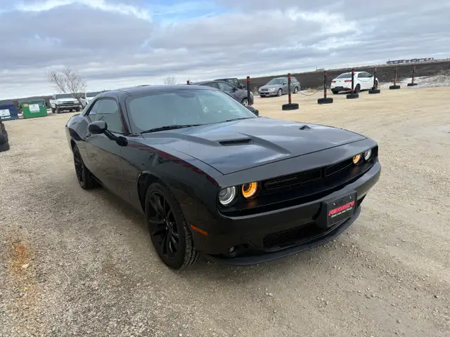 2018 Dodge Challenger SXT - Photo 5