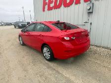 2017 Chevrolet Cruze - Photo 2