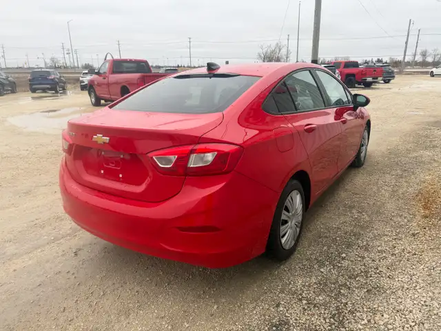 2017 Chevrolet Cruze - Photo 4