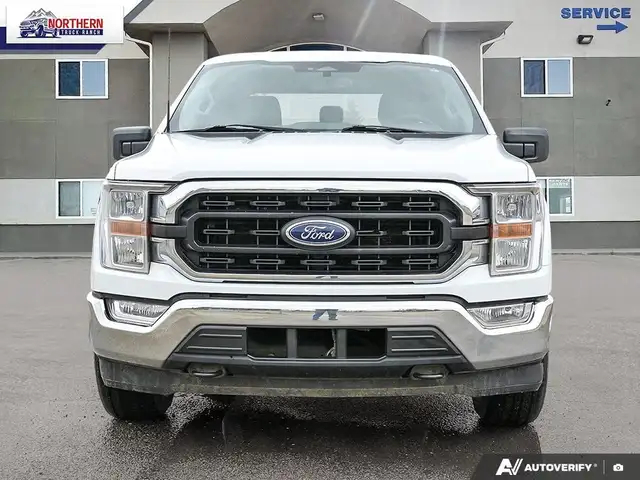 2021 Ford F-150 XLT 5.0L V8 gas engine, 4x4 capability, crew... - Photo 2