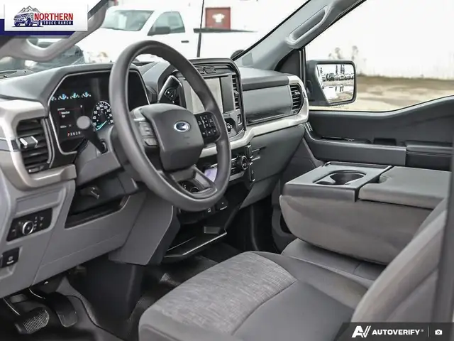 2021 Ford F-150 XLT 5.0L V8 gas engine, 4x4 capability, crew... - Photo 14