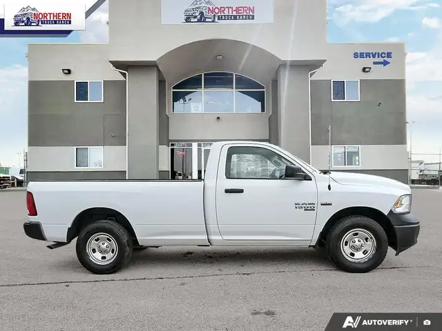 2020 RAM 1500 Classic ST 5.7L HEMI V8, 4x4 capability, regula... - Photo 3