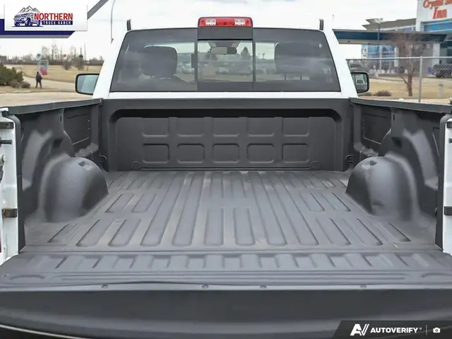 2020 RAM 1500 Classic ST 5.7L HEMI V8, 4x4 capability, regula... - Photo 12