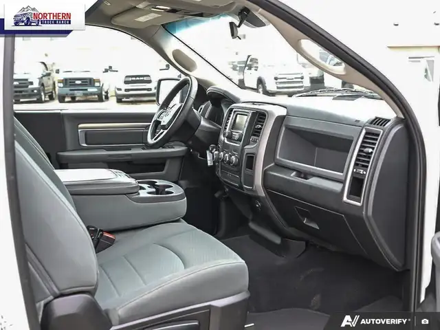 2020 RAM 1500 Classic ST 5.7L HEMI V8, 4x4 capability, regula... - Photo 14