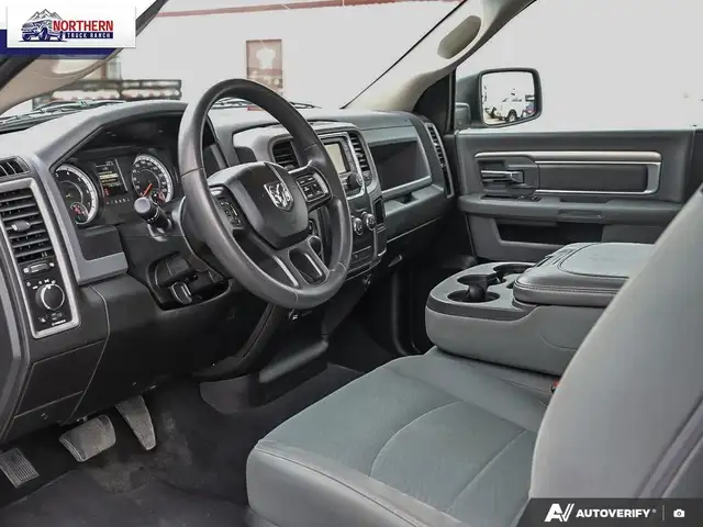 2020 RAM 1500 Classic ST 5.7L HEMI V8, 4x4 capability, regula... - Photo 15