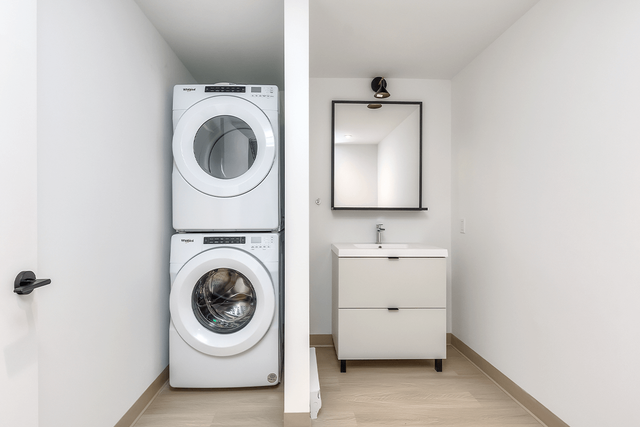 AVA Montréal - Bachelor available at 4982 Pl. de la Savane, Mont - Photo 9