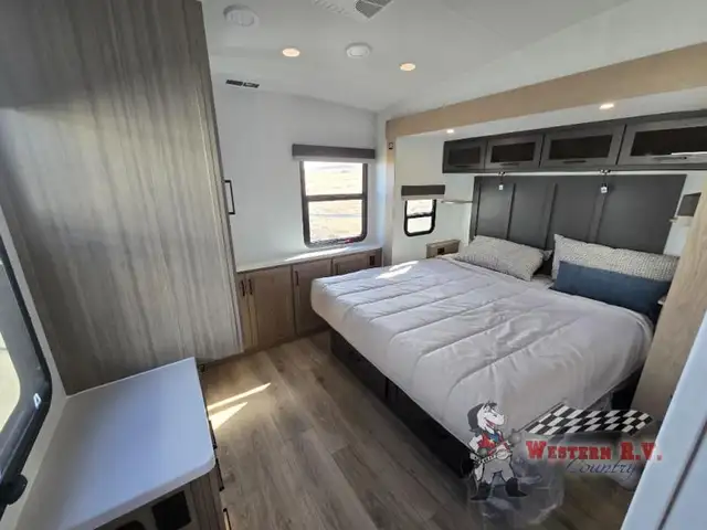 2026 Forest River RV Flagstaff Classic 402CFL - Photo 21