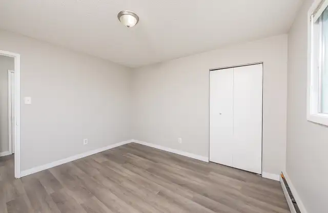 Signature Manor - 1 Bedroom Apartment for Rent - Photo 8