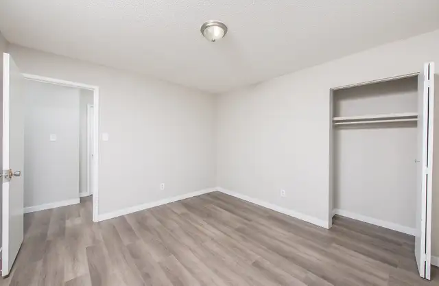 Signature Manor - 1 Bedroom Apartment for Rent - Photo 9