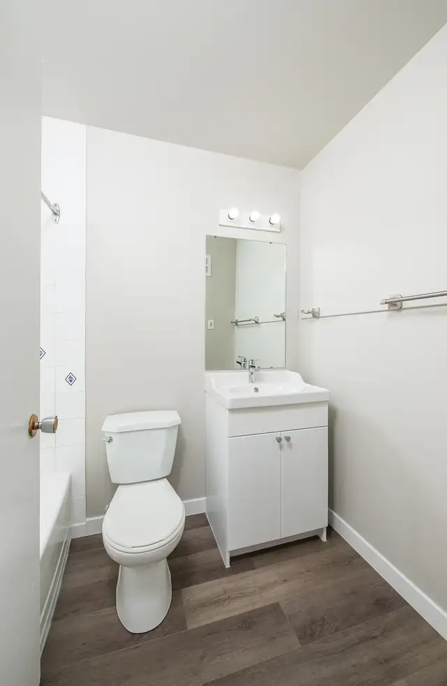 Signature Manor - 1 Bedroom Apartment for Rent - Photo 10