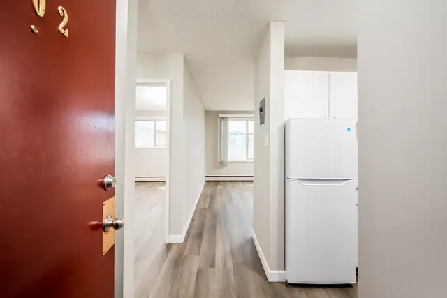 Signature Manor - 1 Bedroom Apartment for Rent - Photo 13