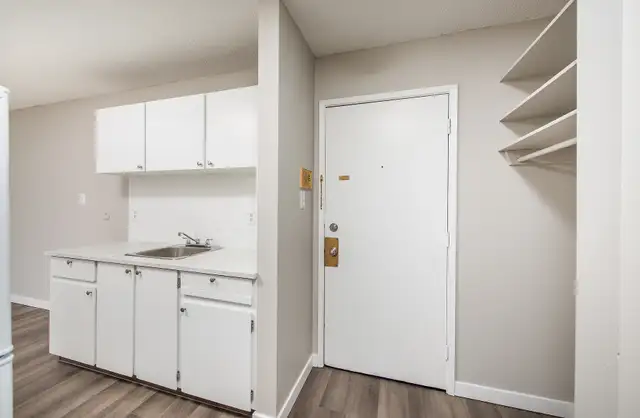 Signature Manor - 1 Bedroom Apartment for Rent - Photo 15