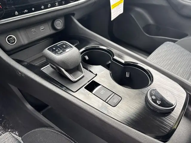 2023 Nissan Rogue - Photo 3