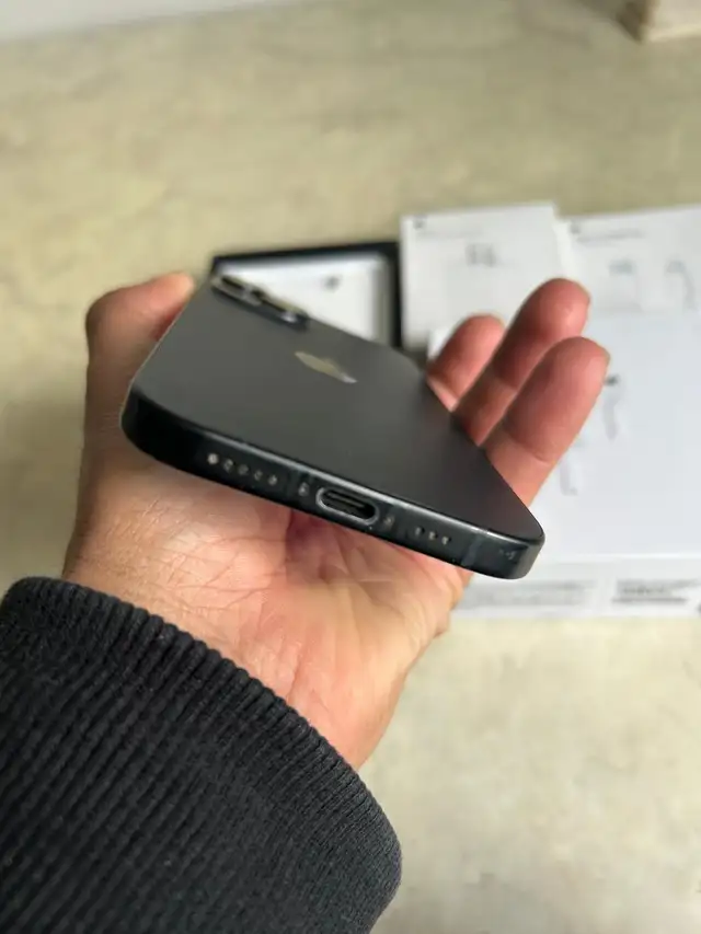 iPhone 15 256gb Airpods Package/Delivery - Photo 2