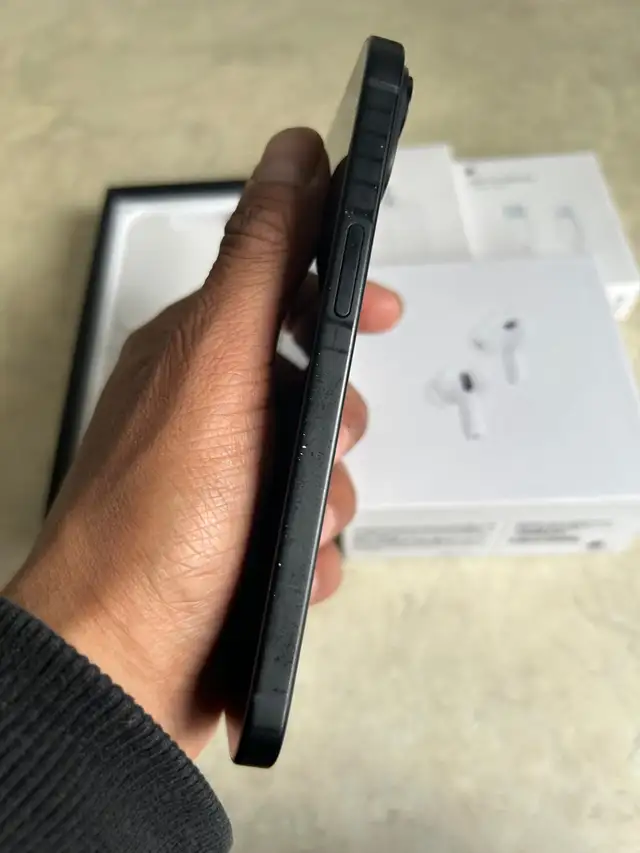 iPhone 15 256gb Airpods Package/Delivery - Photo 3