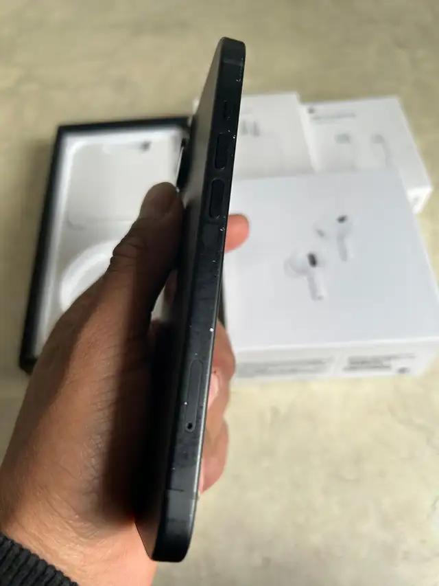 iPhone 15 256gb Airpods Package/Delivery - Photo 5