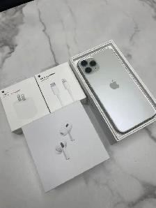 iPhone 11 PRO 256GB Unlocked - Mint Condition!