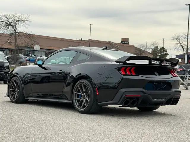 2024 Ford Mustang - Photo 3