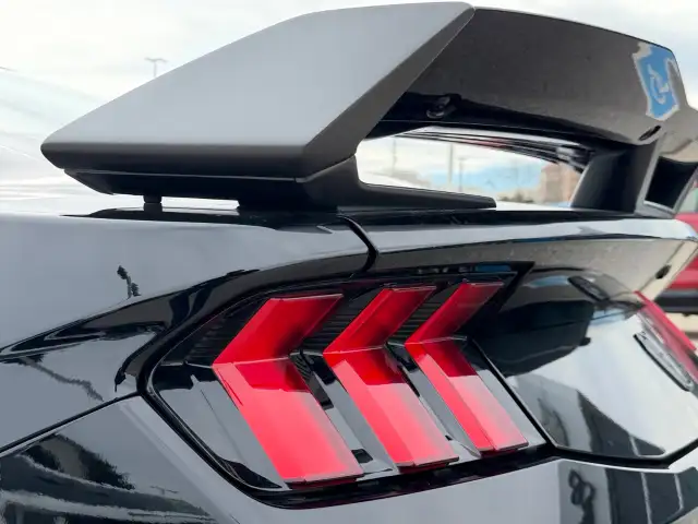 2024 Ford Mustang - Photo 4