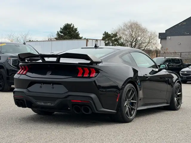 2024 Ford Mustang - Photo 6