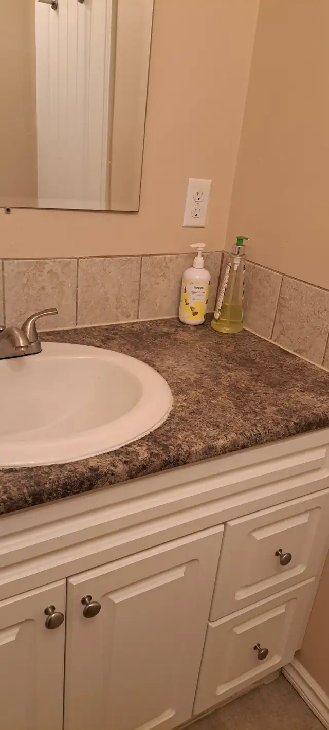 Room for rent - Camrose - Photo 4