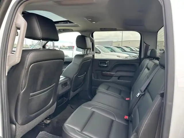 2015 GMC Sierra 1500 SLT | Apple Carplay | Heated Seats - Photo 5