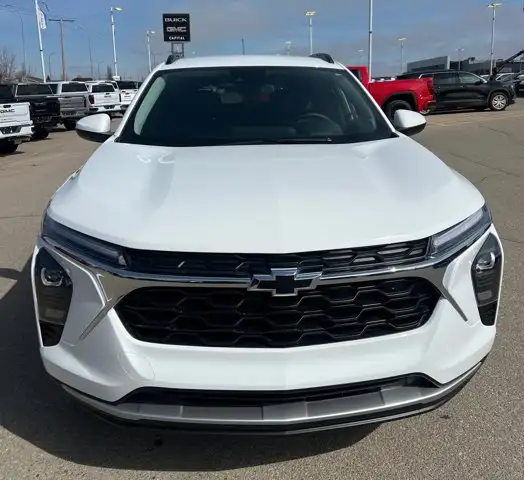 2025 Chevrolet Trax LT - Photo 8