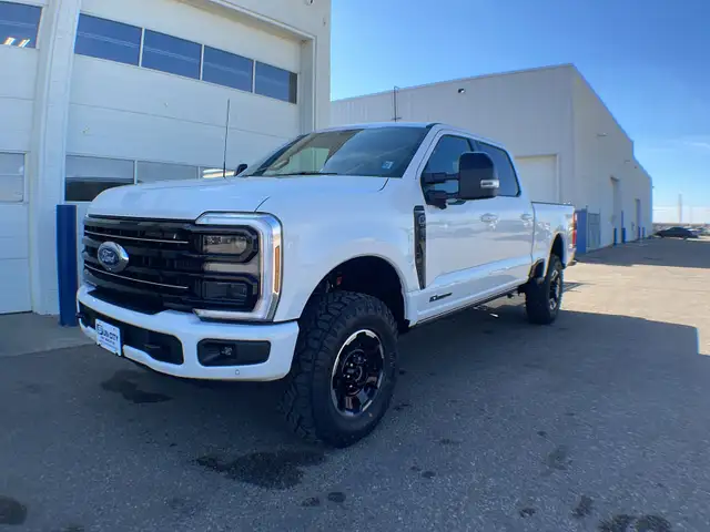 2026 Ford Super Duty F-350 SRW Platinum 713A