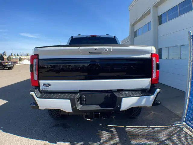 2026 Ford Super Duty F-350 SRW Platinum 713A - Photo 4