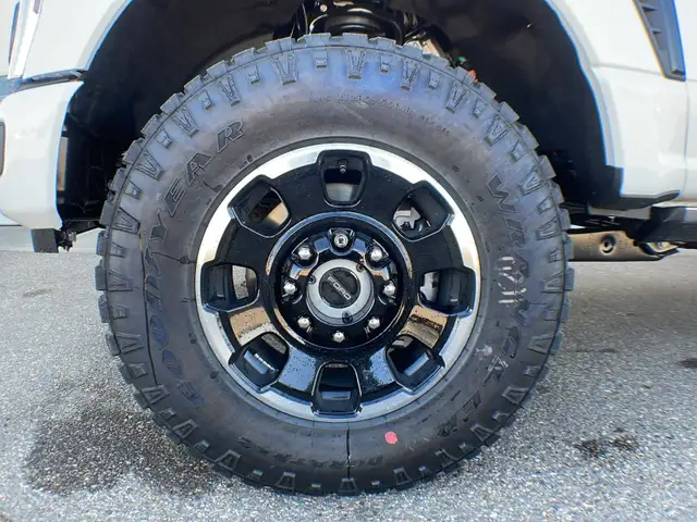 2026 Ford Super Duty F-350 SRW Platinum 713A - Photo 9