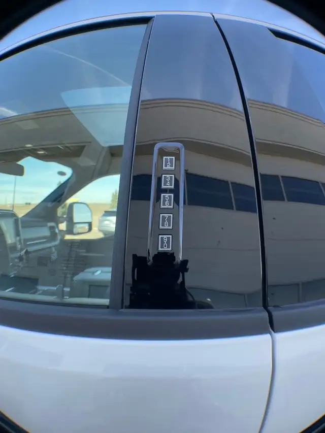 2026 Ford Super Duty F-350 SRW Platinum 713A - Photo 36