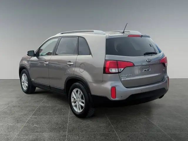 2014 Kia Sorento LX (Mechanical Special) - Photo 4