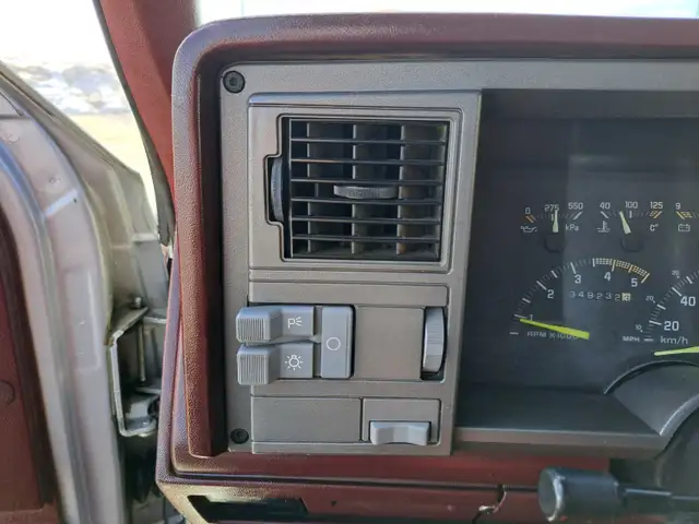 1993 GMC Sierra 2500 - Photo 9