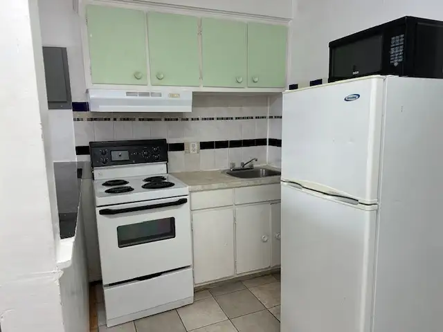 Downtown Near McGill All Included Furnitured Studio for Rent !! - Photo 8