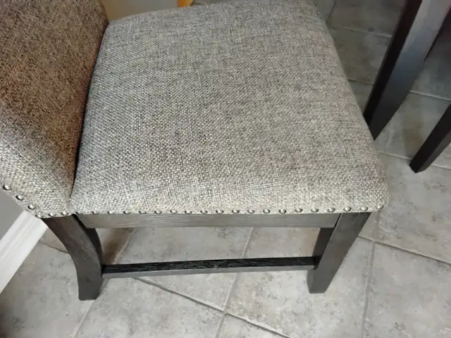 Dining Chairs - Photo 2