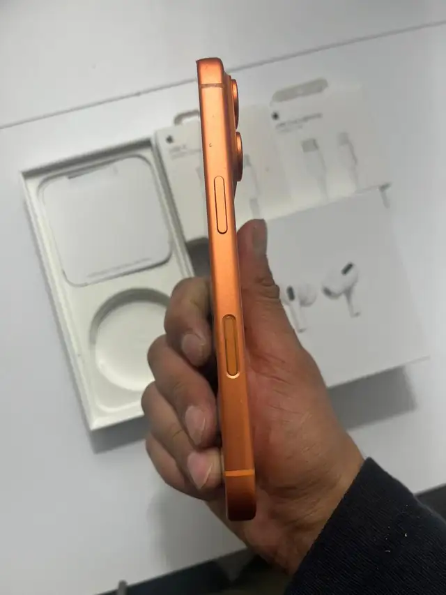 iPhone 17 Pro 256gb 100% batt Airpods/Charger Set/Delivery - Photo 5