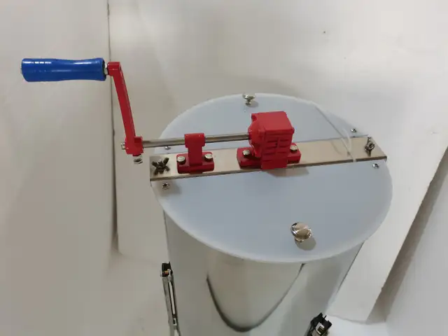 Manual 2 Frame Honey Extractor Beekeeping Honey filter 170463 - Photo 4